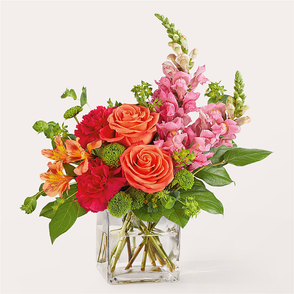 Cosmopolitan Bouquet – Thompson Country Florist, Wintersville OH