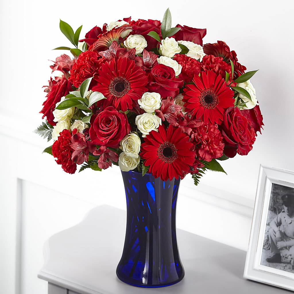 Hearts Embrace Bouquet – Thompson Country Florist, Wintersville OH