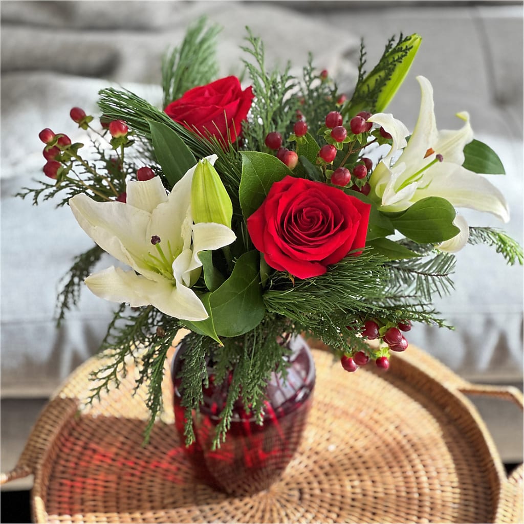 Evergreen Delight Bouquet – Thompson Country Florist, Wintersville OH