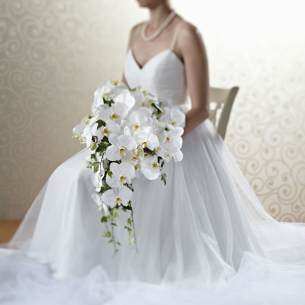 Classic White Bouquet – Thompson Country Florist, Wintersville OH