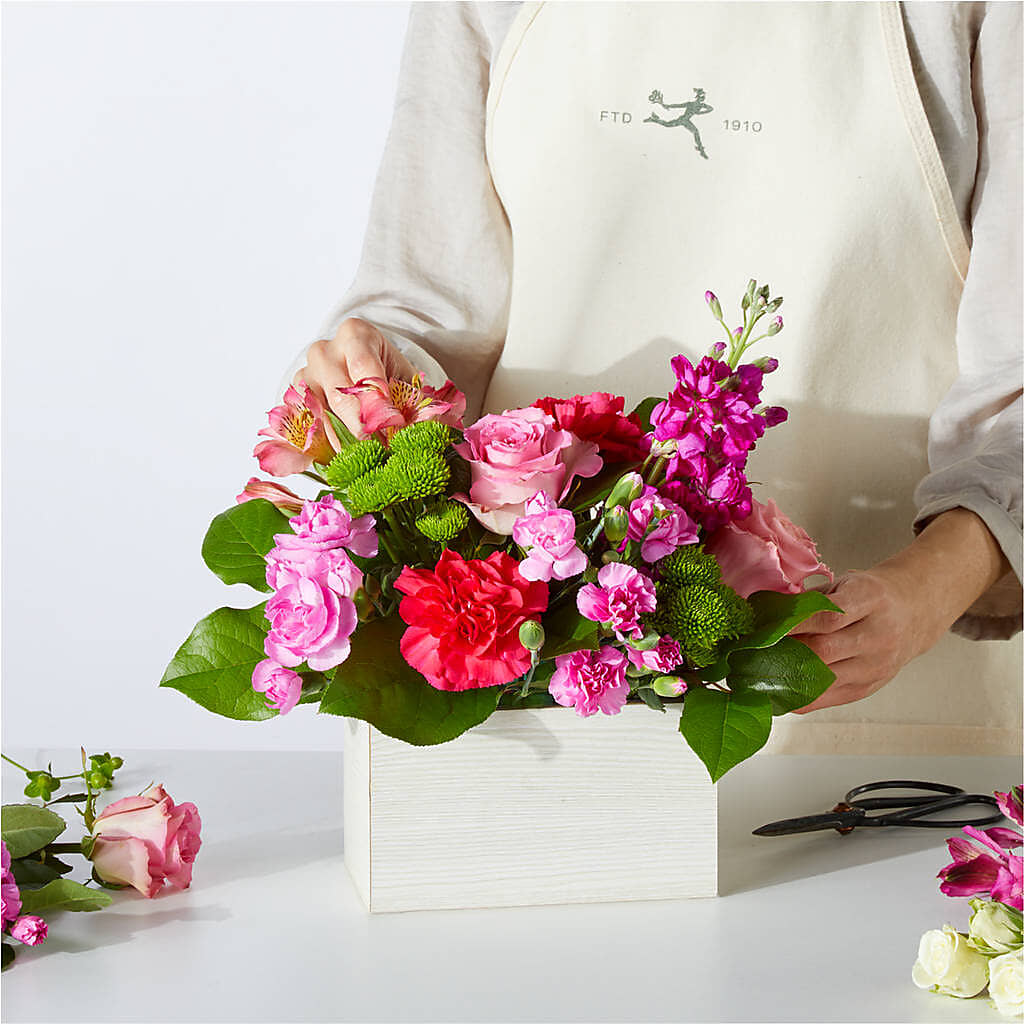 Sweetberry Box – A Florist Original –  Thompson Country Florist, Wintersville OH