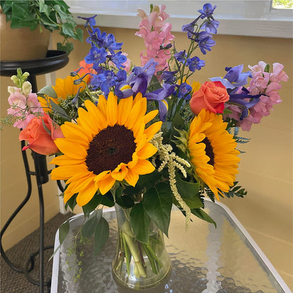 Rays of Life Bouquet –  Thompson Country Florist, Wintersville OH